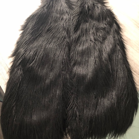 BB Dakota Black Faux Fur Vest Size Small - Picture 5 of 5